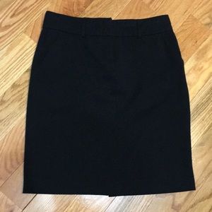 Black pencil skirt with pockets